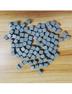 Griglia con 100 dadi Braille
