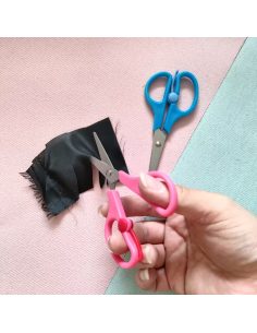 Forbici con molla di ritorno