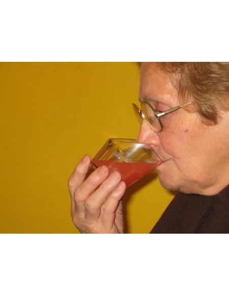 Bicchiere con incavo trasparente